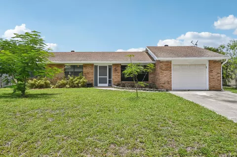 2426 SE Stonecrop, Port Saint Lucie, FL 34984