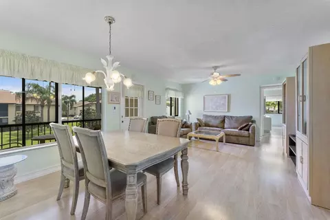 301 Knotty Pne #C-2, Greenacres, FL 33463