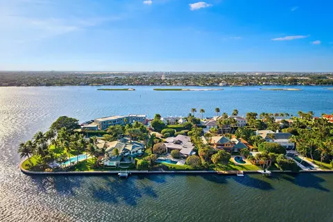 748 Island Dr, Palm Beach, FL 33480