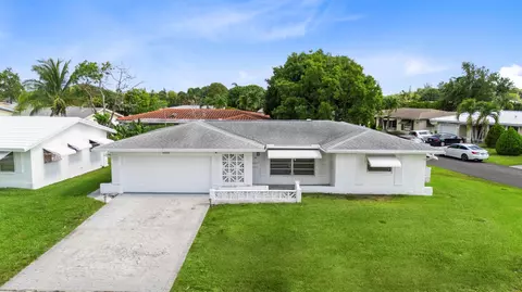 7011 NW 58th St, Tamarac, FL 33321