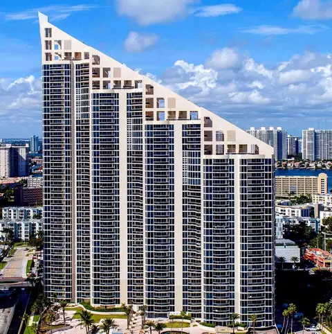 17555 Collins #2701, Sunny Isles Beach, FL 33160