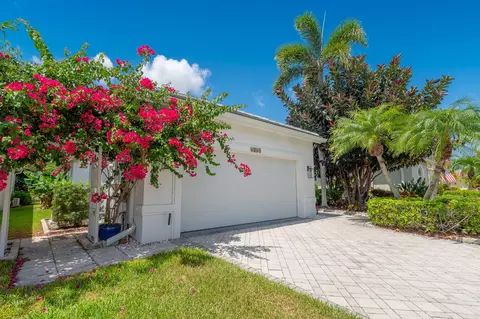 1513 SE Holyrood Ln, Port Saint Lucie, FL 34952