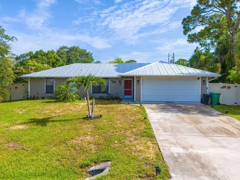 6702 Penny Ln, Fort Pierce, FL 34951