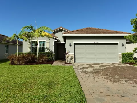 4554 NW King Ct, Jensen Beach, FL 34957