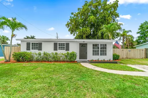 11650 Dahlia Dr, Royal Palm Beach, FL 33411