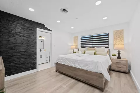 Bedroom - 581 SE 5th Ave, Pompano Beach, FL 33060 photo 4 of 12