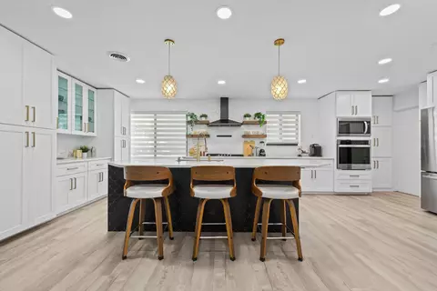 Kitchen - 581 SE 5th Ave, Pompano Beach, FL 33060 photo 1 of 4