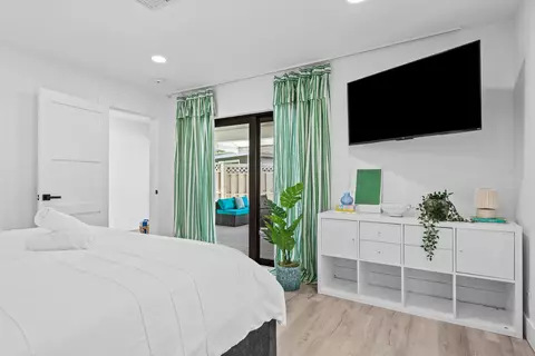 Bedroom - 581 SE 5th Ave, Pompano Beach, FL 33060 photo 3 of 12