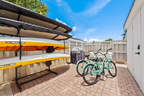 Exterior - 581 SE 5th Ave, Pompano Beach, FL 33060 photo 7 of 7