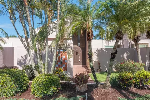 3320 SE Sandpiper Cir, Port Saint Lucie, FL 34952