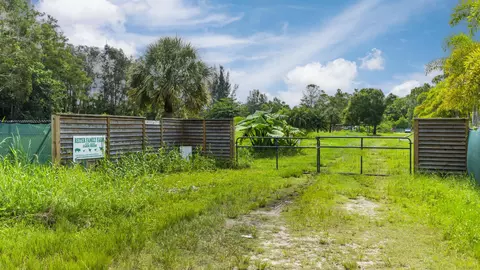 6424 Park Ln W, Lake Worth, FL 33449