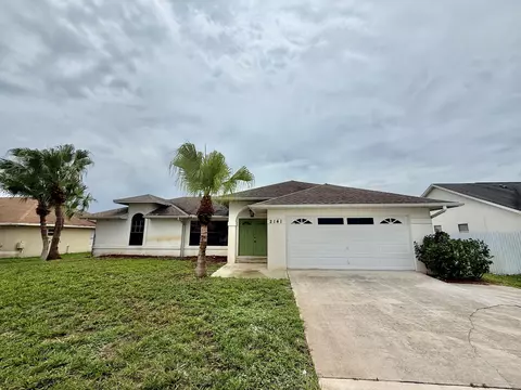 2141 SE Floresta Dr, Port Saint Lucie, FL 34984