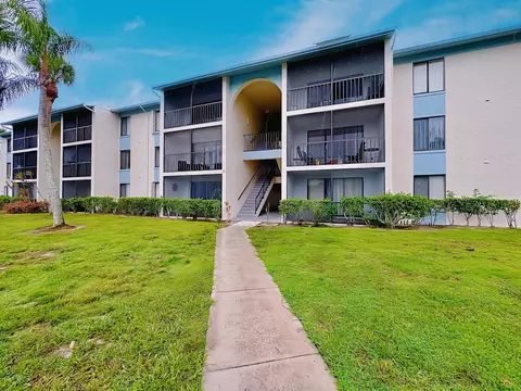 1108 Green Pine Blvd #E2, West Palm Beach, FL 33409