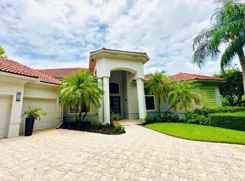 833 Forest Glen Ln, Wellington, FL 33414