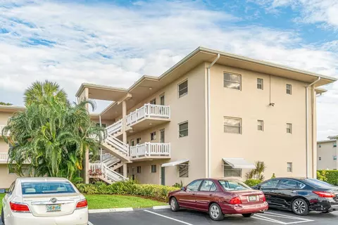 2855 S Garden Dr #211, Lake Worth, FL 33461