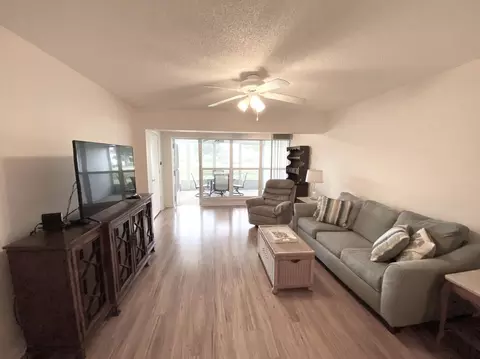 2915 SW 15th St #103, Delray Beach, FL 33445