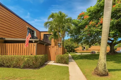 431 4th, Greenacres, FL 33463