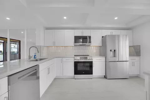 3373 Lucerne Park Dr, Greenacres, FL 33467