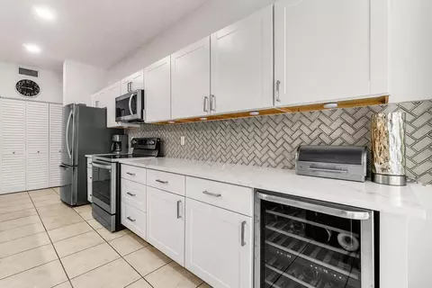103 Half Moon Cir #E2, Hypoluxo, FL 33462