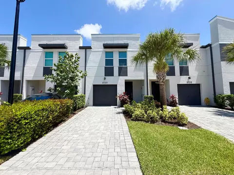1737 Lindley St, Mangonia Park, FL 33407
