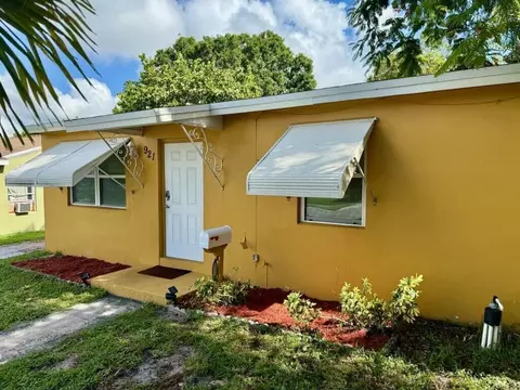921 32nd St, West Palm Beach, FL 33407