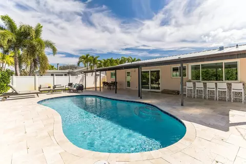 19 Willow Rd, Tequesta, FL 33469