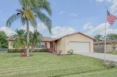 561 SE Marydale Ter, Port Saint Lucie, FL 34983