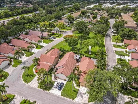 85 Ironwood Way N, Palm Beach Gardens, FL 33418