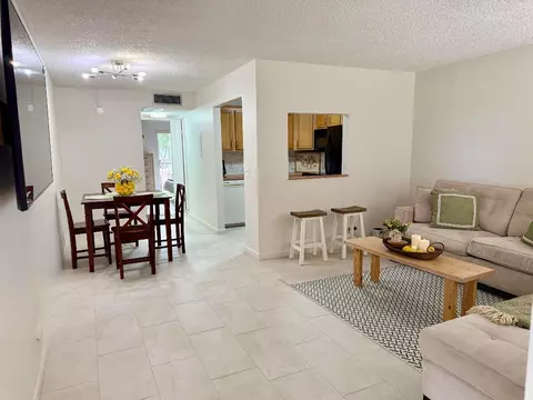 200 Village Green Cir E #310, Palm Springs, FL 33461