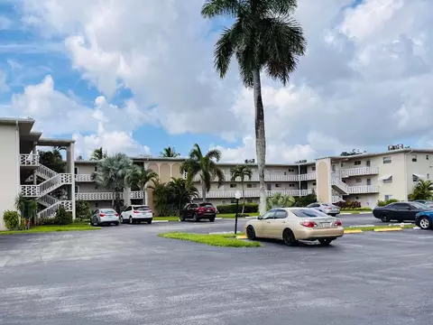 2812 S Garden Dr #206, Lake Worth, FL 33461