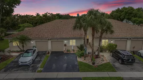 4985 SW 32nd Ter, Fort Lauderdale, FL 33312