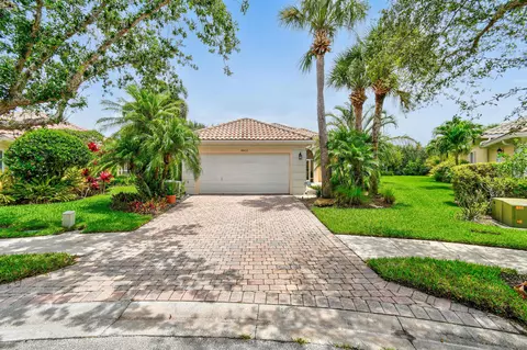 8903 SE Hawks Nest Ct, Hobe Sound, FL 33455