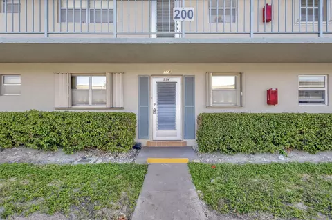 114 Oxford 200, West Palm Beach, FL 33417