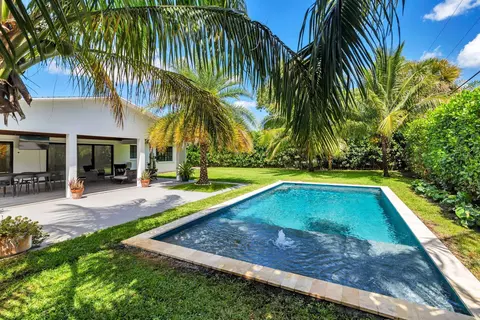 1424 Alpha Ct, Lake Clarke Shores, FL 33406