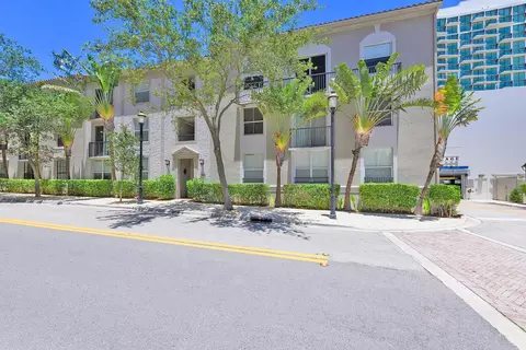 560 S Sapodilla 203 Ave #203, West Palm Beach, FL 33401