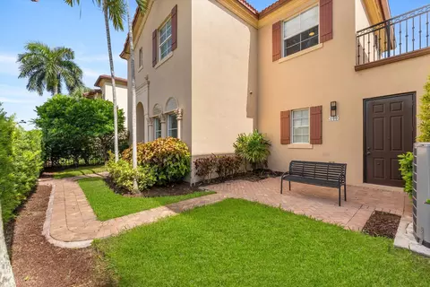 106 Via Floresta, Boca Raton, FL 33487