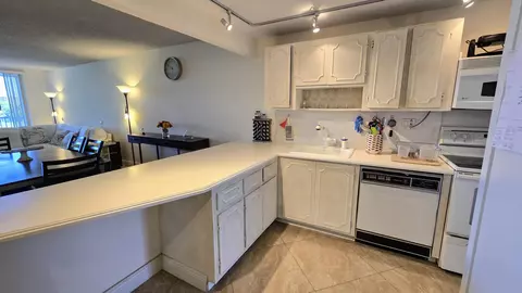 Kitchen - 3100 N Course Ln #410, Pompano Beach, FL 33069 photo 2 of 3