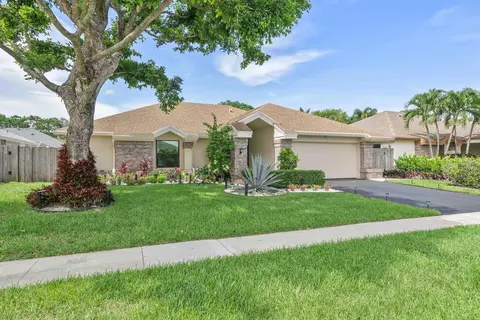 10187 182nd Ct S, Boca Raton, FL 33498