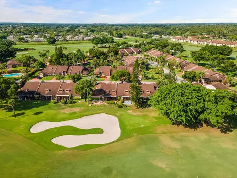 6745 Versailles Ct, Lake Worth, FL 33467