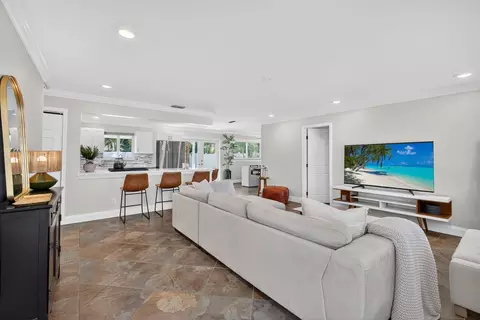 342 Azalea St, Palm Beach Gardens, FL 33410