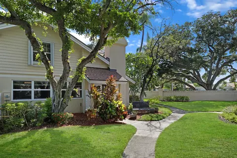 8101 Oakton Ct #1A, Lake Clarke Shores, FL 33406
