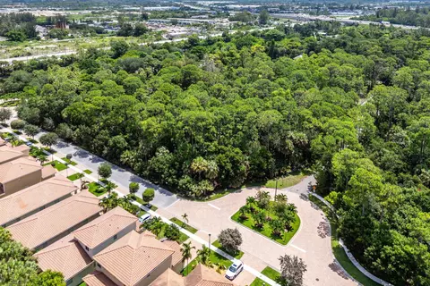 7923 Mahogany, West Palm Beach, FL 33411