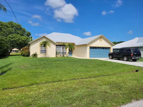 2570 SE West Blackwell Dr SE, Port Saint Lucie, FL 34952