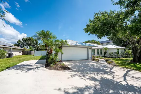 1004 W Weatherbee Rd, Fort Pierce, FL 34982