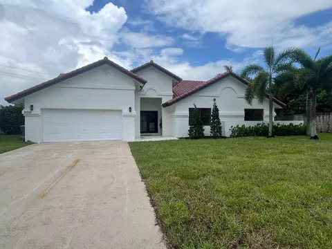 6052 Sunberry Cir, Boynton Beach, FL 33437
