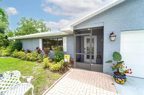 392 SW Molloy St, Port Saint Lucie, FL 34984