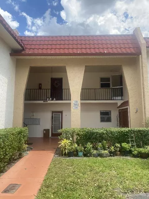 114 Lake Carol Dr, West Palm Beach, FL 33411
