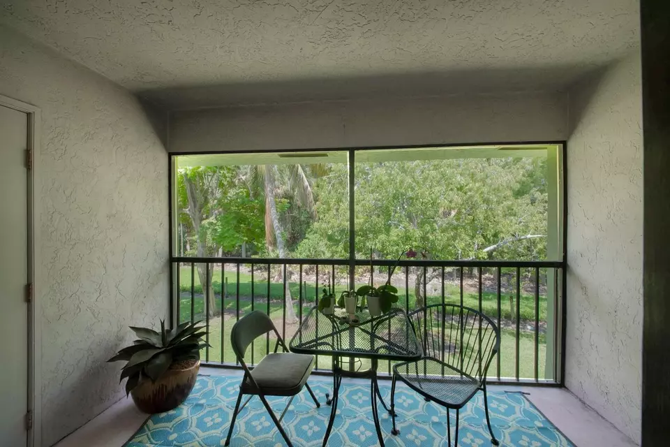 Exterior - 1601 Sabal Ridge Cir #F, Palm Beach Gardens, FL 33418 photo 1 of 3