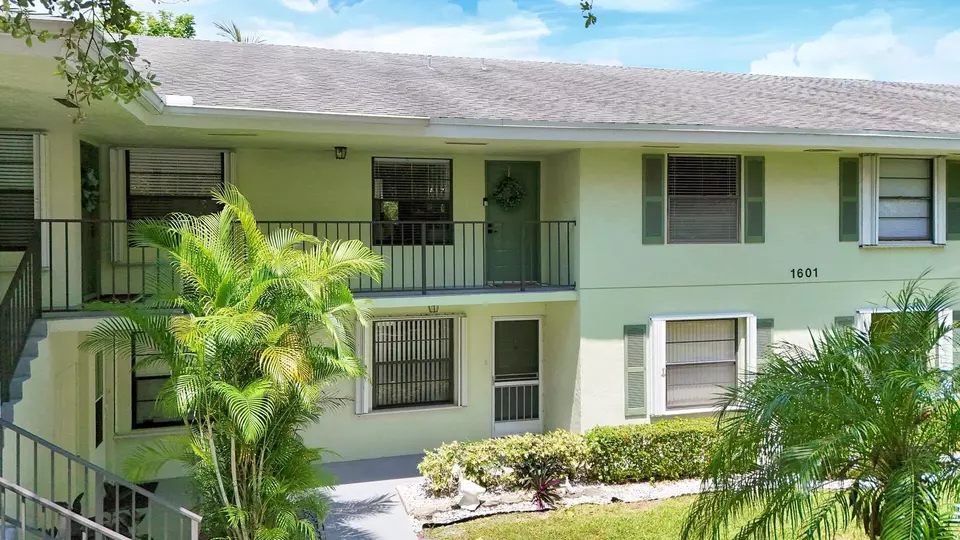 Other - 1601 Sabal Ridge Cir #F, Palm Beach Gardens, FL 33418 photo 3 of 5