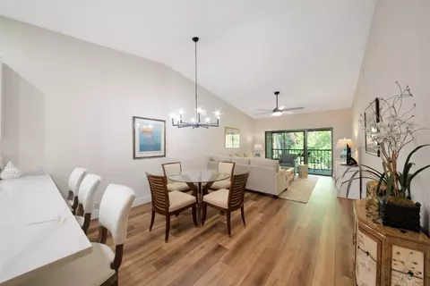 Dining - 1601 Sabal Ridge Cir #F, Palm Beach Gardens, FL 33418 photo 1 of 7